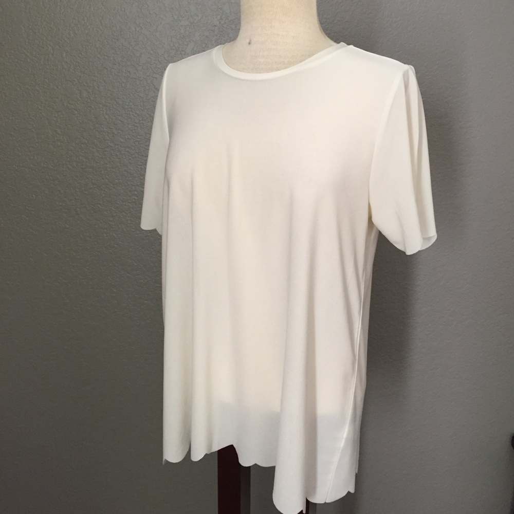 Mindy Mae’s market scalloped tee